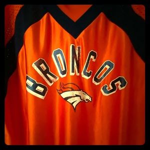 NWT NFL Women’s Denver Bronco Top